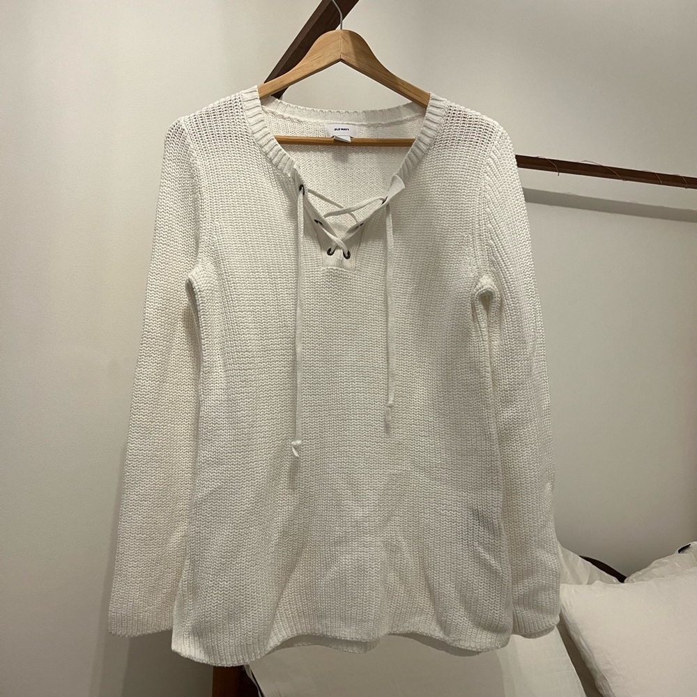 Old navy cream/ white sweater
